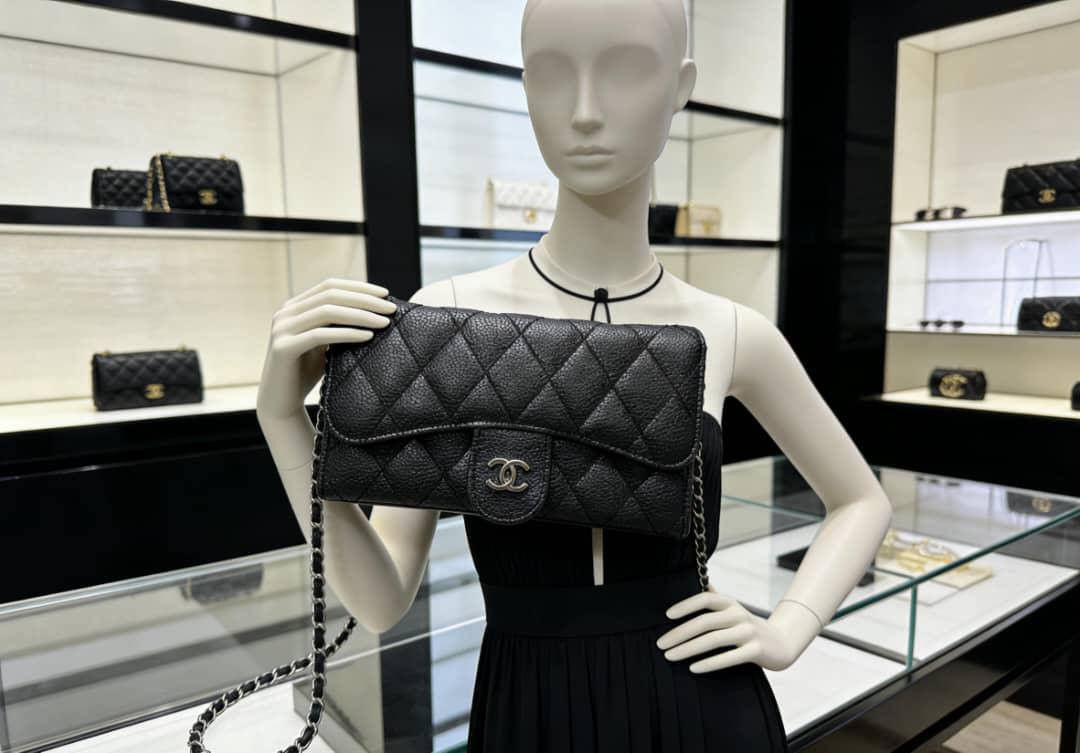 Chanel
80 dhs✅
with box
🎁🎁🎁

19/3/10

Zain07
♥️♥️♥️
