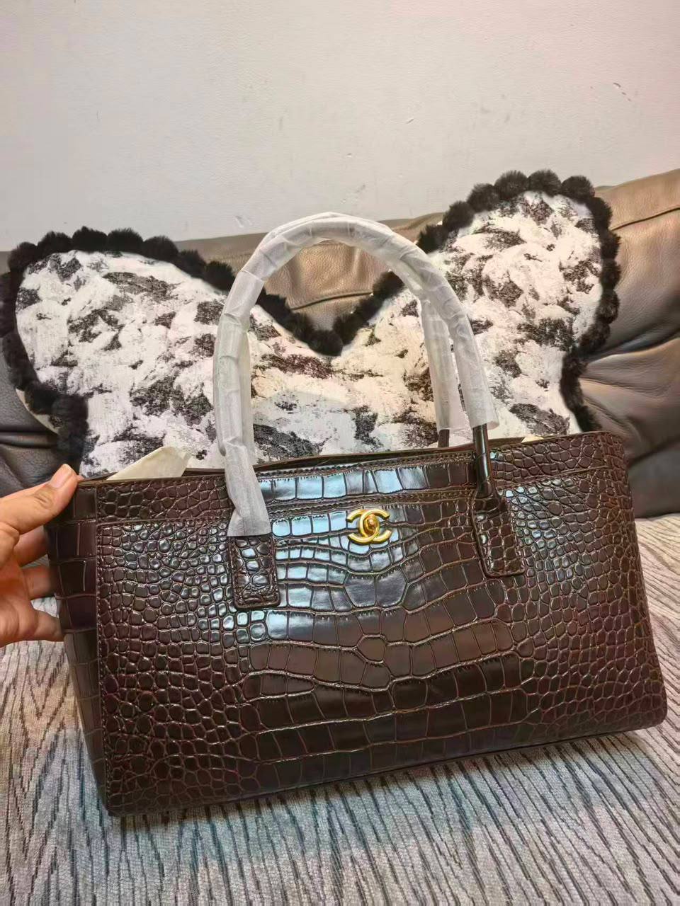 Chanel

330 dhs🇦🇪🇦🇪

Zain132
♥️♥️♥️