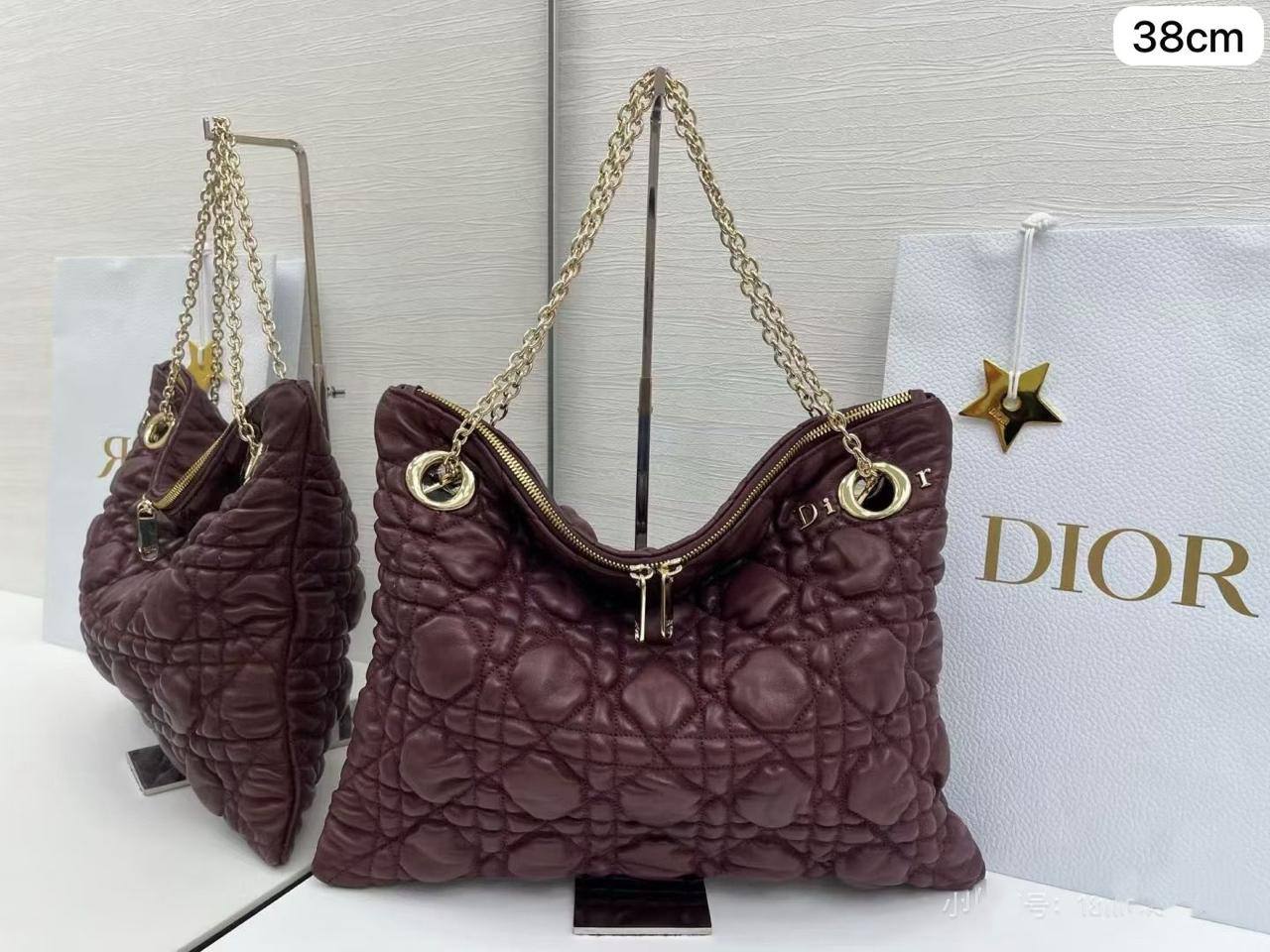 💖 Dior 2026  Spring summer
1️⃣ First quality 
Size : 38 * 38 cm
95 dhs✅

Zain115
♥️♥️♥️