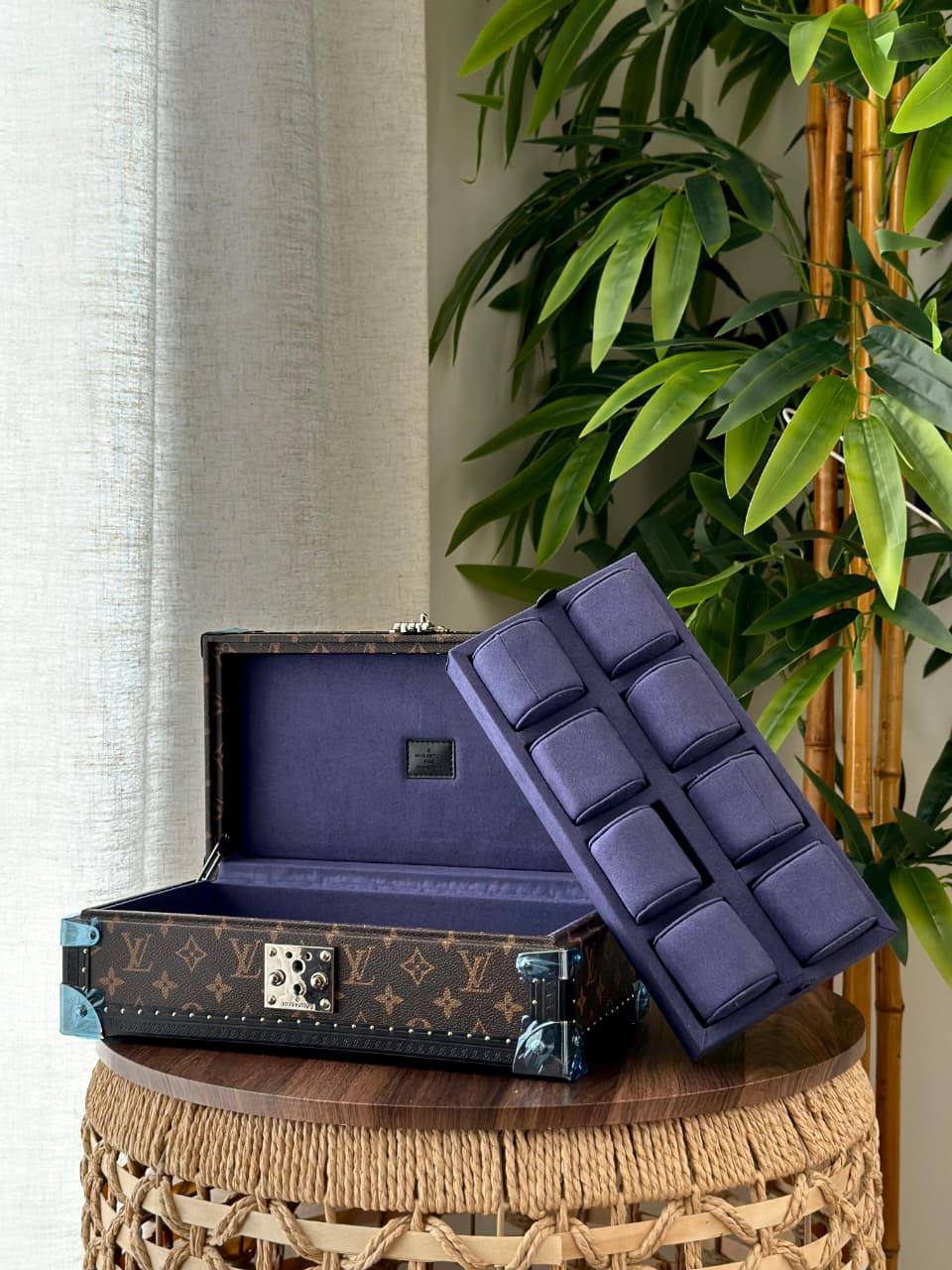 LOUIS VUITTON 
*❗️WATCH BOX❗*
*SUPER MASTER QUALITY ❗*
950 dhs✅
*WITH  PAPERBAG❗*

Zain267
♥️♥️♥️