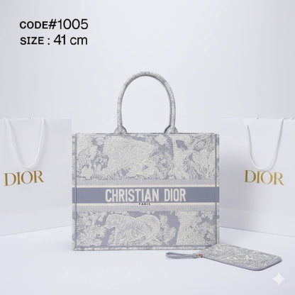 CHRISTIAN DIOR
ʙᴏᴏᴋᴛᴏᴛᴇ ᴄᴀɴᴠᴀs ᴍᴀᴛᴇʀɪᴀʟ
ᴡɪᴛʜ ᴘᴜʀsᴇ ᴢɪᴘᴘᴇʀ
sɪᴢᴇ : 41 cm

110 dhs✅

Zain31
♥️♥️♥️♥️