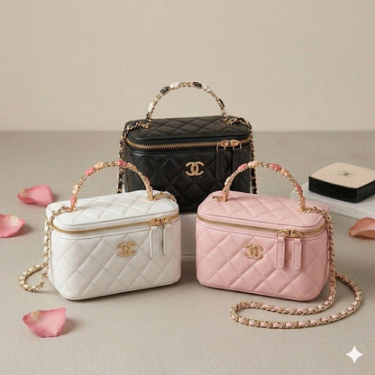 CHANEL Top Handle
Vanity Flower design
Lambskin Leather Material
With Mirror inside
With BOX🎁
Size : 18 cm
110 dhs✅

Zain239
♥️♥️♥️