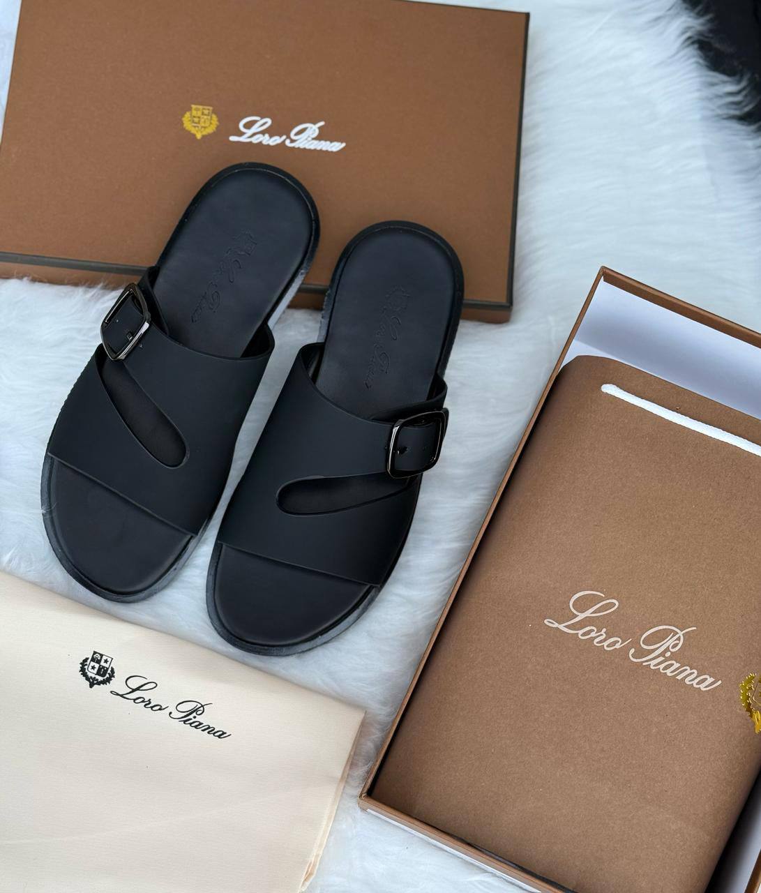 Pilat Walk Sandal Calfskin Loropiana Mens
Size:40 to 45
120 dhs💓

Zain241
♥️♥️♥️