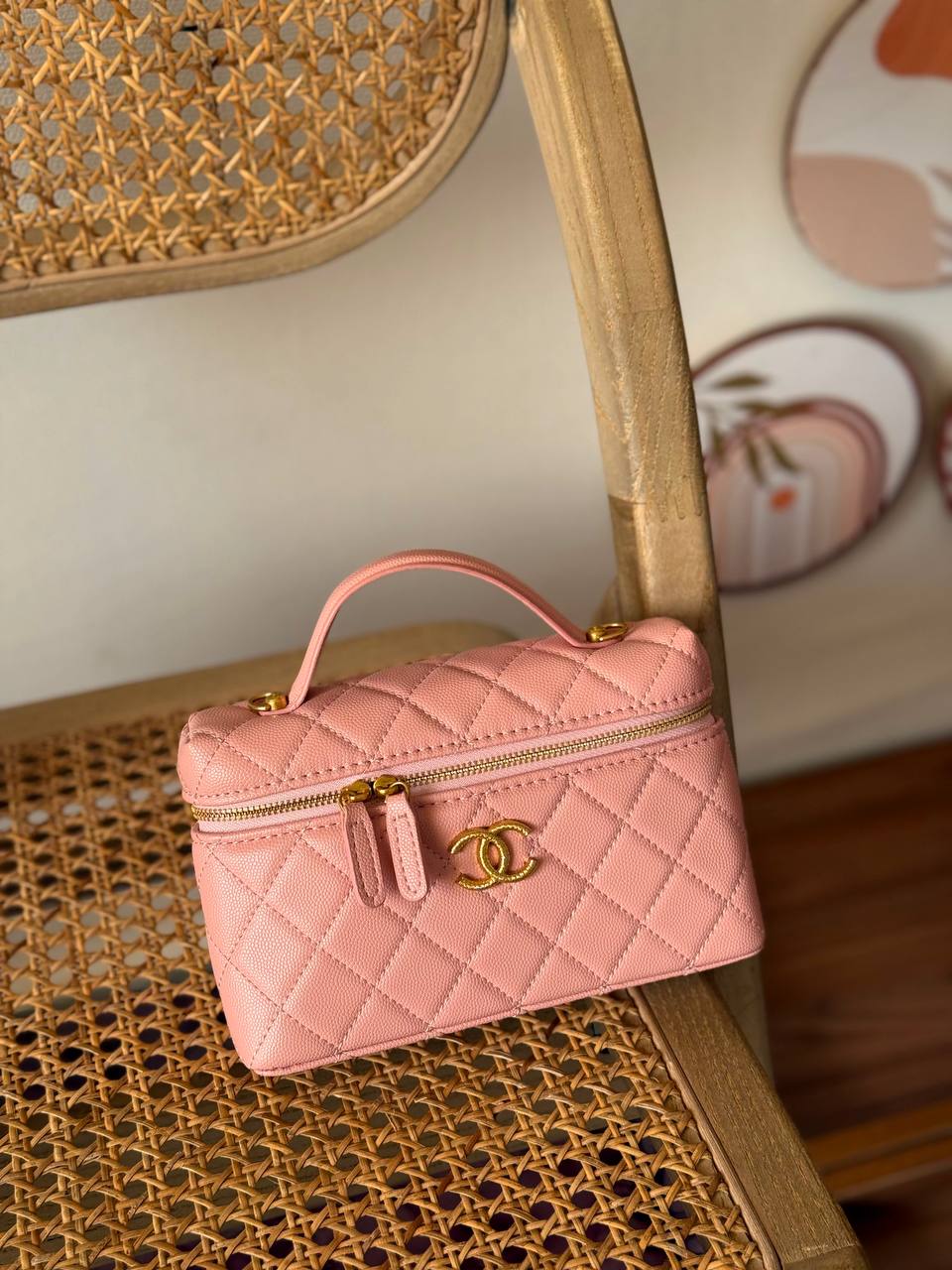 *New Collection✨✨✨
CHANEL
19cm
340 dhs🇦🇪🇦🇪
*MASTER QUALITY*
With box🎁

Zain167
♥️♥️♥️