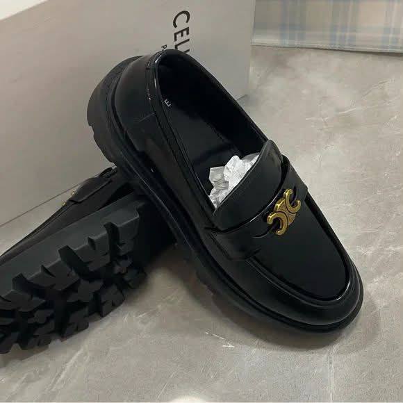 NEW CAME 
CELINE LOAFERS
WITH GOLD ACCENT 
GOOD QUALITY 
SIZE-36 TO 41 
130 dhs✅

Zain40
♥️♥️♥️