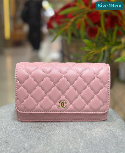 Chanel

Best quality
With box’s
🎁🎁🎁

85 dhs🗽
size 19cm

Zain158
♥️♥️♥️