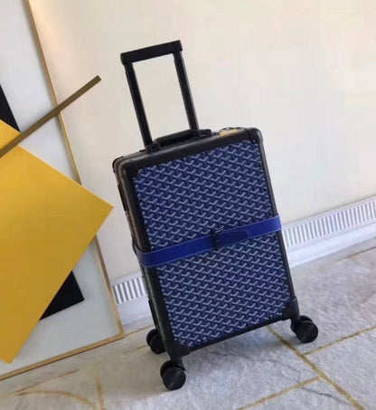 luggage restock high quality with cartoon 
550 dhs💓

Zain39
♥️♥️♥️