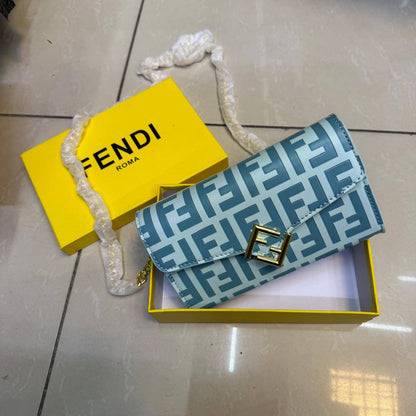 Fendi
90 dhs🪙💕

high quality 
With box  
🎁🎁🎁

21cm

Zain26
♥️♥️♥️