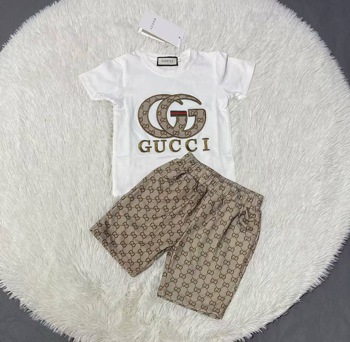 Fendi
Loewe
Dior
Gucci
D&G 


3-6m，6-12m，12-18m，2-3y，3-4y，4-5y，5-6y，7-8y，9-10y，11-12y。

110 aed

Zain151
♥️♥️♥️