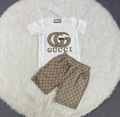 Fendi
Loewe
Dior
Gucci
D&G 


3-6m，6-12m，12-18m，2-3y，3-4y，4-5y，5-6y，7-8y，9-10y，11-12y。

110 aed

Zain151
♥️♥️♥️