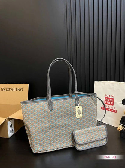 Goyard
Small     70 dhs🪙🖤
Medium 80 dhs🪙🖤
Large      85 dhs🪙🖤

Zain41
♥️♥️♥️