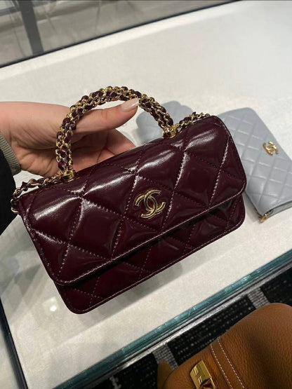 Chanel
100 dhs✅
Good-quality 

with box
🎁🎁🎁

Zain35
♥️♥️♥️