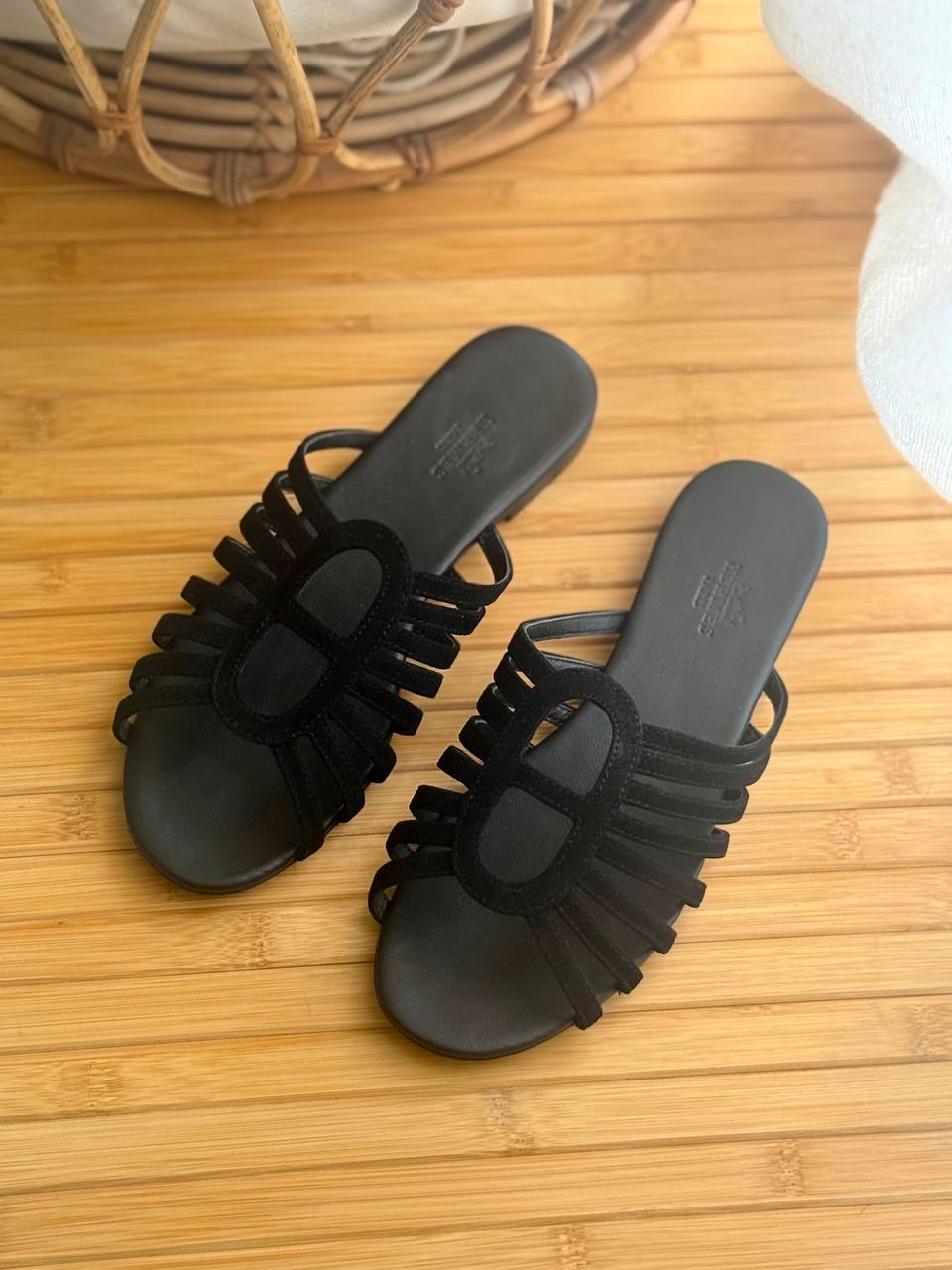 Hermes
AA Quality
𝘀𝗶𝘇𝗲: 𝟯𝟲 𝘁𝗼𝗼 𝟰2
450 dhs🇦🇪🇦🇪

Zain303
♥️♥️♥️