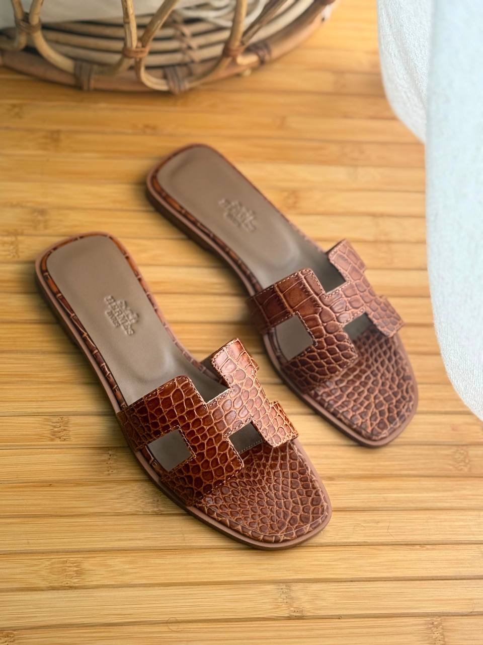 Hermes
Super Master
𝗦𝗶𝘇𝗲 𝟯𝟲 𝘁𝗼𝗼 𝟰𝟭 
450 dhs🇦🇪🇦🇪

Zain303
♥️♥️♥️