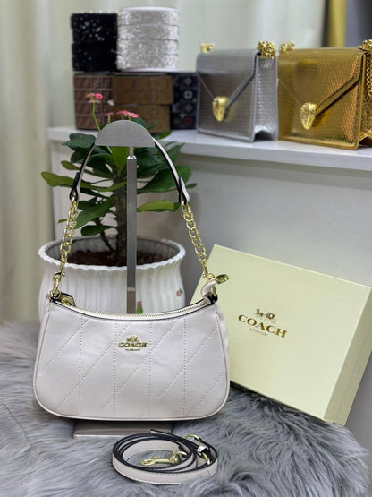 COACH
SIZE  ……… 24 CM 🥰
85 dhs❣️

with BOX🌷

Zain51
♥️♥️♥️