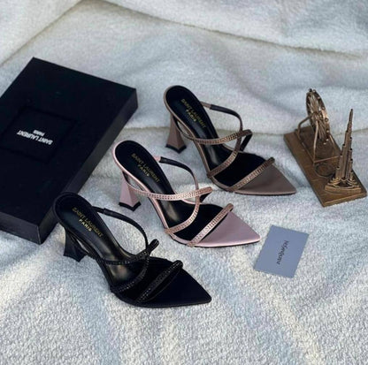 YSL
𝐇𝐢𝐠𝐡 𝐪𝐮𝐚𝐥𝐢𝐭𝐲 💯 
𝐒𝐢𝐳𝐞 𝟑𝟔-𝟑𝟕-𝟑𝟖-𝟑𝟗-𝟒𝟎-𝟒𝟏 
115 dhs✅

Zain86
♥️♥️♥️