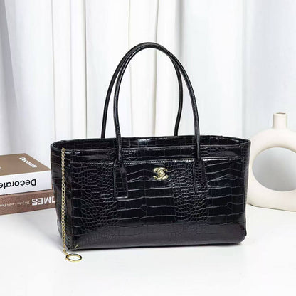 Chanel

140 dhs🇦🇪🇦🇪

Zain143
♥️♥️♥️