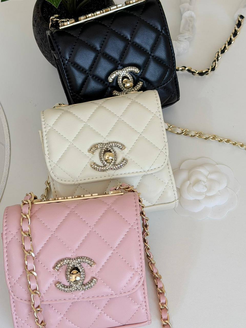 Chanel
Master
190 dhs✅

Zain134
♥️♥️♥️