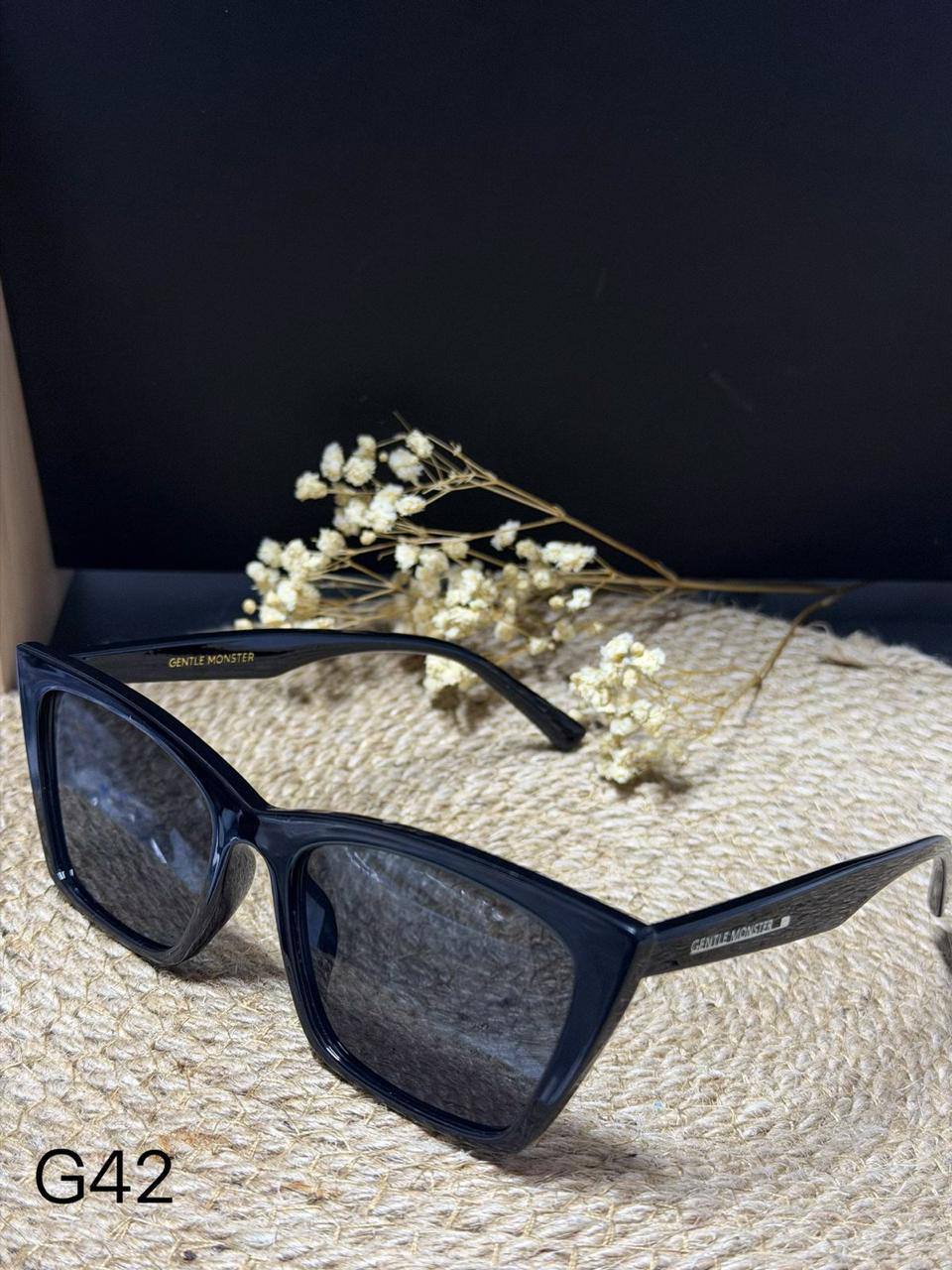 GENTLE MONSTER 👿 *

Sunglasses 🕶️ 

Copy one 

With master box 📦 
50 dhs✅

Zain216
♥️♥️♥️