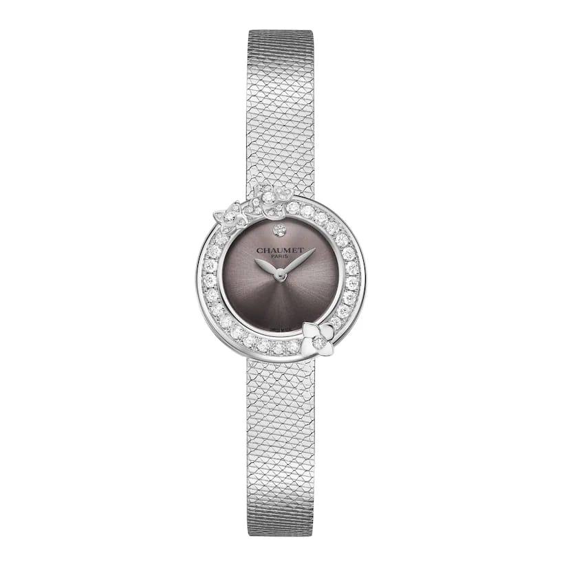 Chaumet 
master quality watch for ladies 
850 dhs✅ 

with box and paper bag
🎁🎁🎁

Zain59
♥️♥️♥️