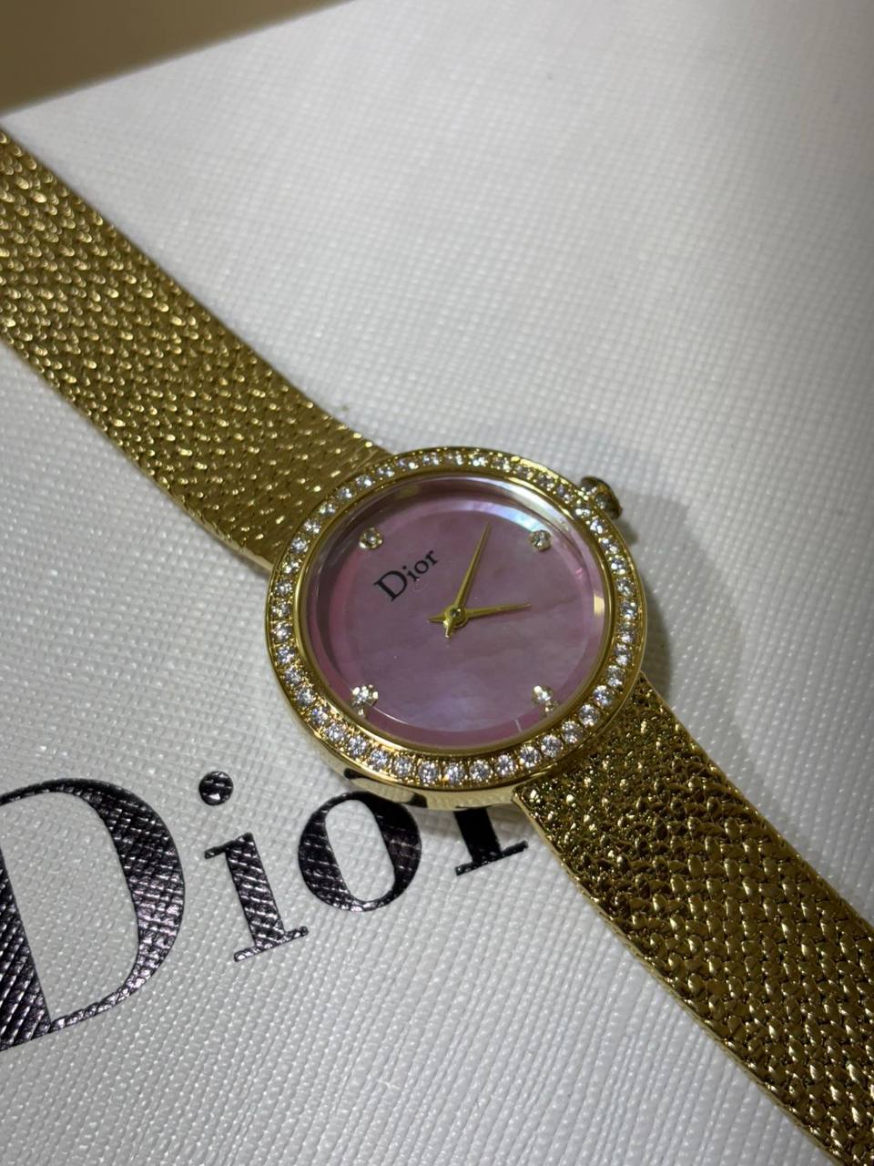 Dior 
280 dhs🪙🌨️

With Box
🎁🎁🎁

Zain108
♥️♥️♥️