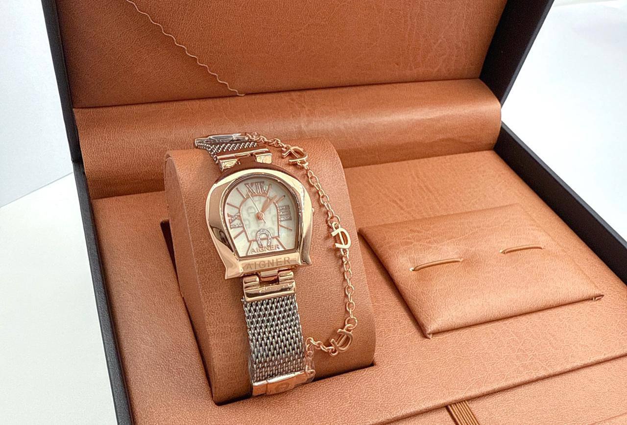 Aigner
Ladies watches
65 dhs🪙

Zain45
♥️♥️♥️