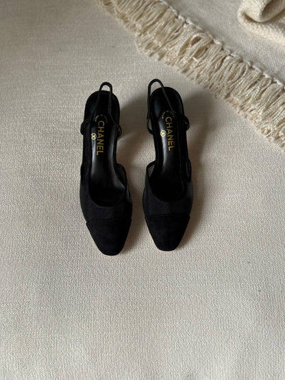 Chanel
AAA Quality
Size 36 to 41
450 dhs✅

Zain288
♥️♥️♥️