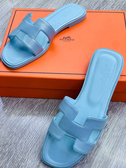 Hermes
High quality 
size 36-42 
95 dhs🪙🌨️

Zain132
♥️♥️♥️