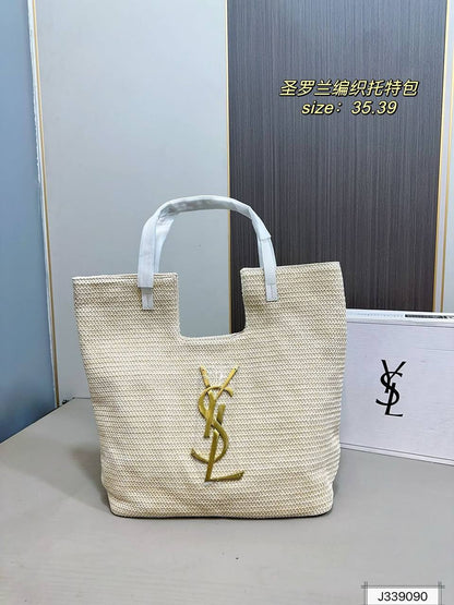 YSL
Size  35×39cm
95 dhs🇦🇪🇦🇪

Zain04
♥️♥️♥️