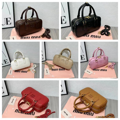 MIUMIU

Best quality 

with box

105 dhs🇦🇪🇦🇪

size 22CM

Zain290
♥️♥️♥️