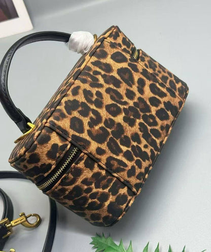 YSL 
COPY ONE 

WITH BOX 🎁🎁🎁

130 dhs✅

Zain39
♥️♥️♥️