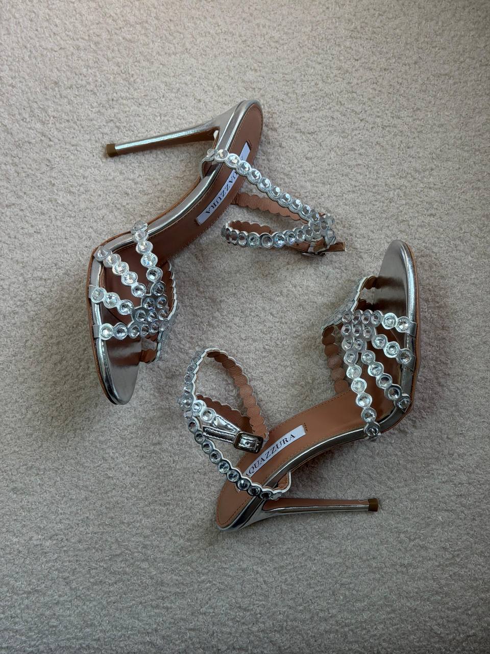 Aquazzura
𝑨𝑨𝑨 𝑸𝑼𝑨𝑳𝑰𝑻𝒀
𝑺𝑰𝒁𝑬 {36 𝒕𝒐 42}
𝑯𝑬𝑬𝑳 10.5 𝑪𝑴
470 dhs✅

Zain81
♥️♥️♥️