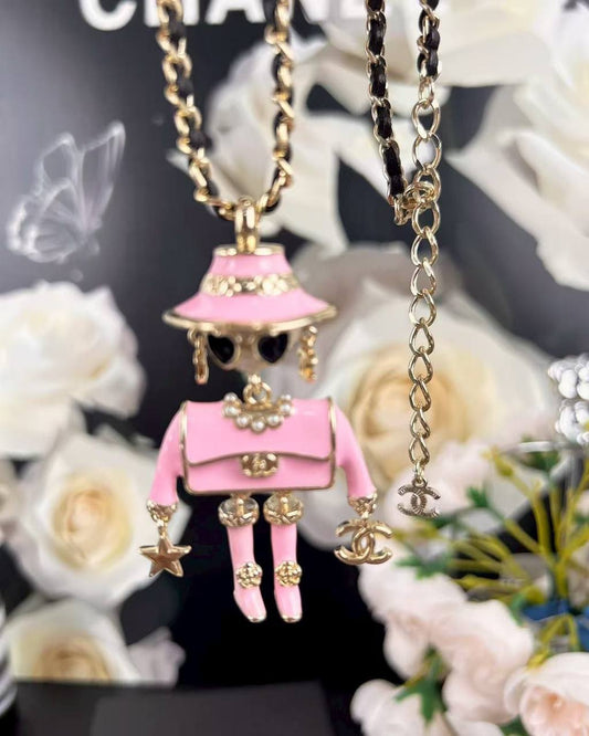 CHANEL  💫
*NECKLACE* 🔅

140 dhs💓
*WITH BOX AND PAPER BAG*
🎁🎁🎁

Zain89
♥️♥️♥️