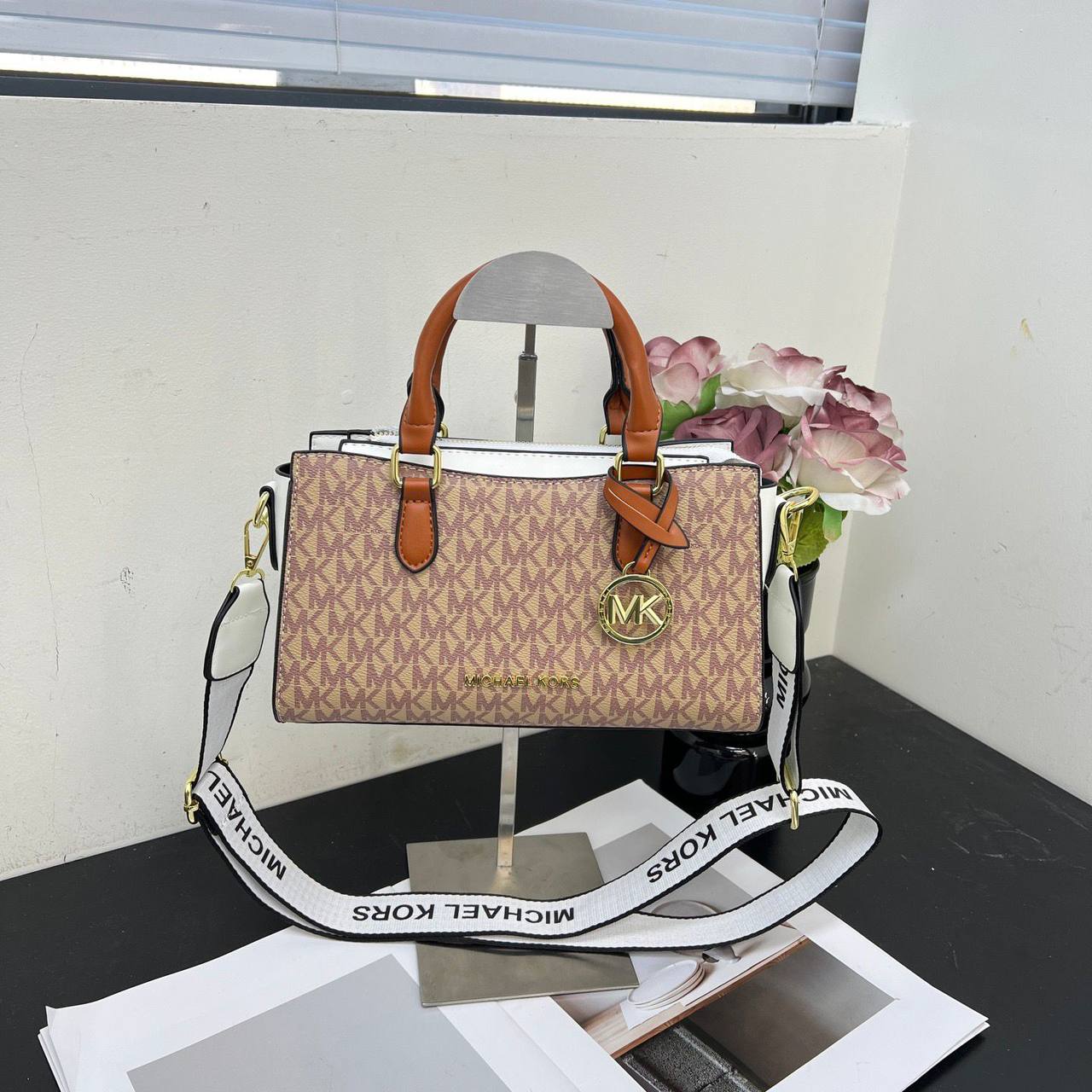 MK
ᴛᴏᴅ ʜᴀɴᴅʟᴇ ʙᴀɢ
ᴡɪᴛʜ ʟᴏɴɢ ʙᴇʟᴛ sᴛʀᴀᴘ
sɪᴢᴇ : 25.5 cm

70 dhs✅

Zain31
♥️♥️♥️