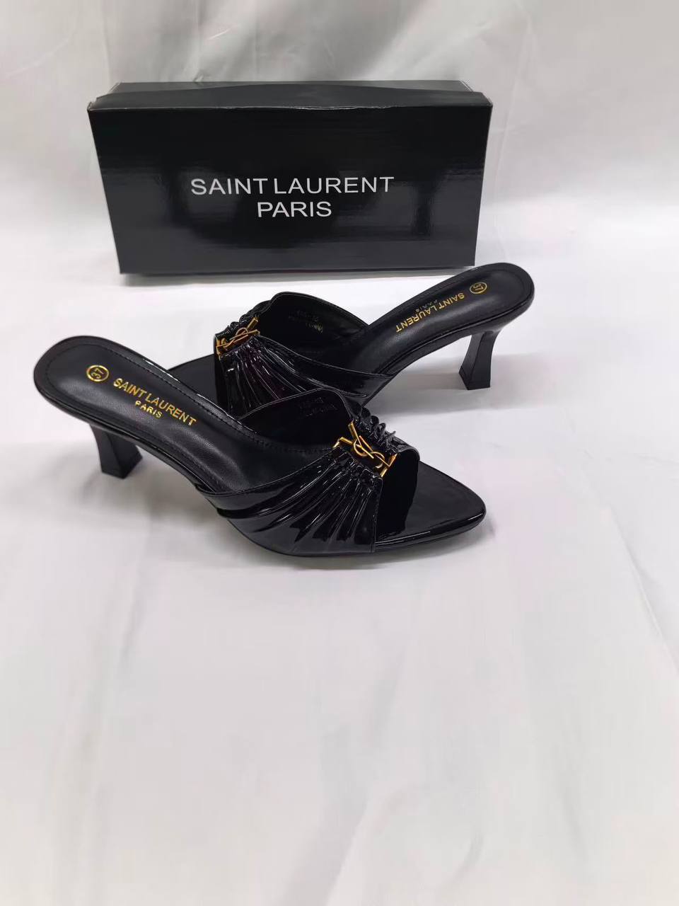 YSL 
85 dhs✅
size 👉36…..41🤝🌹🌹

Zain161
♥️♥️♥️