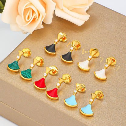 BVLGARI SET 🔥*
Necklace ❣️
Earring 🐦‍🔥
Bracelet 🌸
Master quality 💯
With normal boxes 📦 
120 dhs🪙🌨️
With master box 🗃️ 
170 dhs🪙🌨️

Zain216
♥️♥️♥️