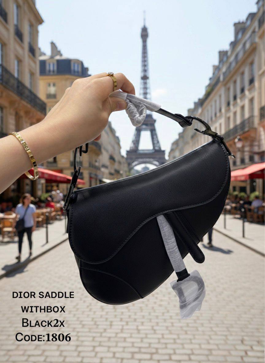 ᴄʀɪsᴛɪᴀɴ Dior sᴀᴅᴅʟᴇ ғʟᴀᴘ ʙᴀɢ
ᴛᴏᴘ ʜᴀɴᴅʟᴇ ɢᴏʟᴅ ᴛᴏɴᴇ 
ᴄʀᴏssʙᴏᴅʏ ʙᴀɢ
ᴡɪᴛʜʙᴏx🎁
ʟᴇᴀᴛʜᴇʀ
sɪᴢᴇ:ʜ20*24ᴄᴍ
120 dhs✅

Zain56
♥️♥️♥️
