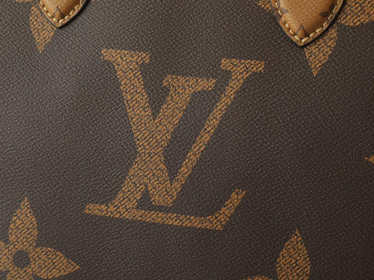 LV
ONTHEGO GOOD QUALITY MEDUIM SIZE NEW CAME 
100 dhs🇦🇪🇦🇪

Zain295
♥️♥️♥️