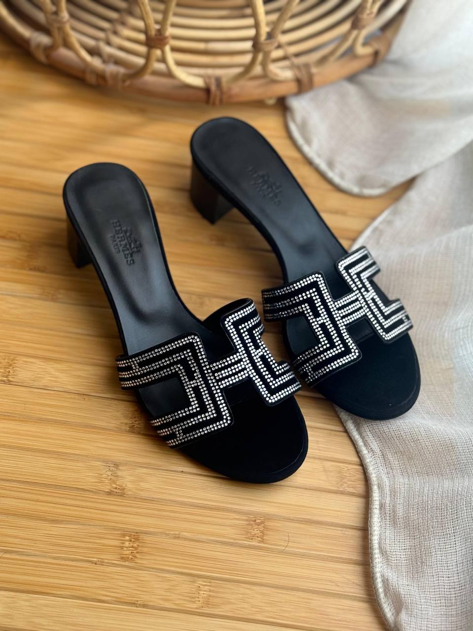 Hermes 
AAA+ Quality
𝗦𝗶𝘇𝗲 𝟯𝟲 𝘁𝗼𝗼 𝟰𝟭
450 dhs✅

Zain303
♥️♥️♥️