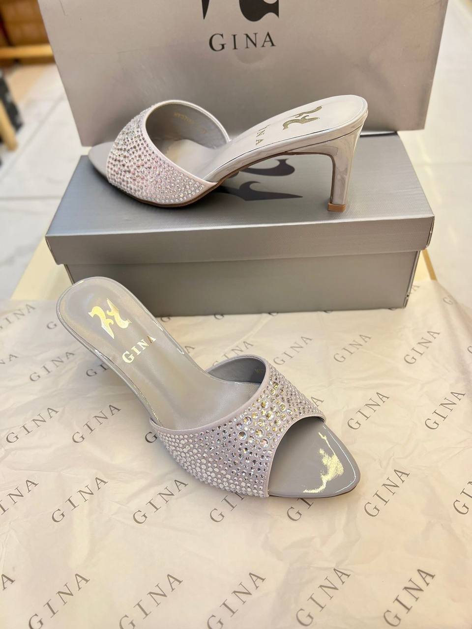 OFFER 😍
Limit Stock ⛔️⛔️
150 dhs🪙🌺
    Size 36-41 available 

Zain88
♥️♥️♥️