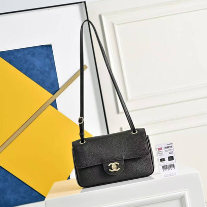 Chanel 

new arrival 
320 dhs🇦🇪🇦🇪

20cm🥰🥰

Zain228
♥️♥️♥️