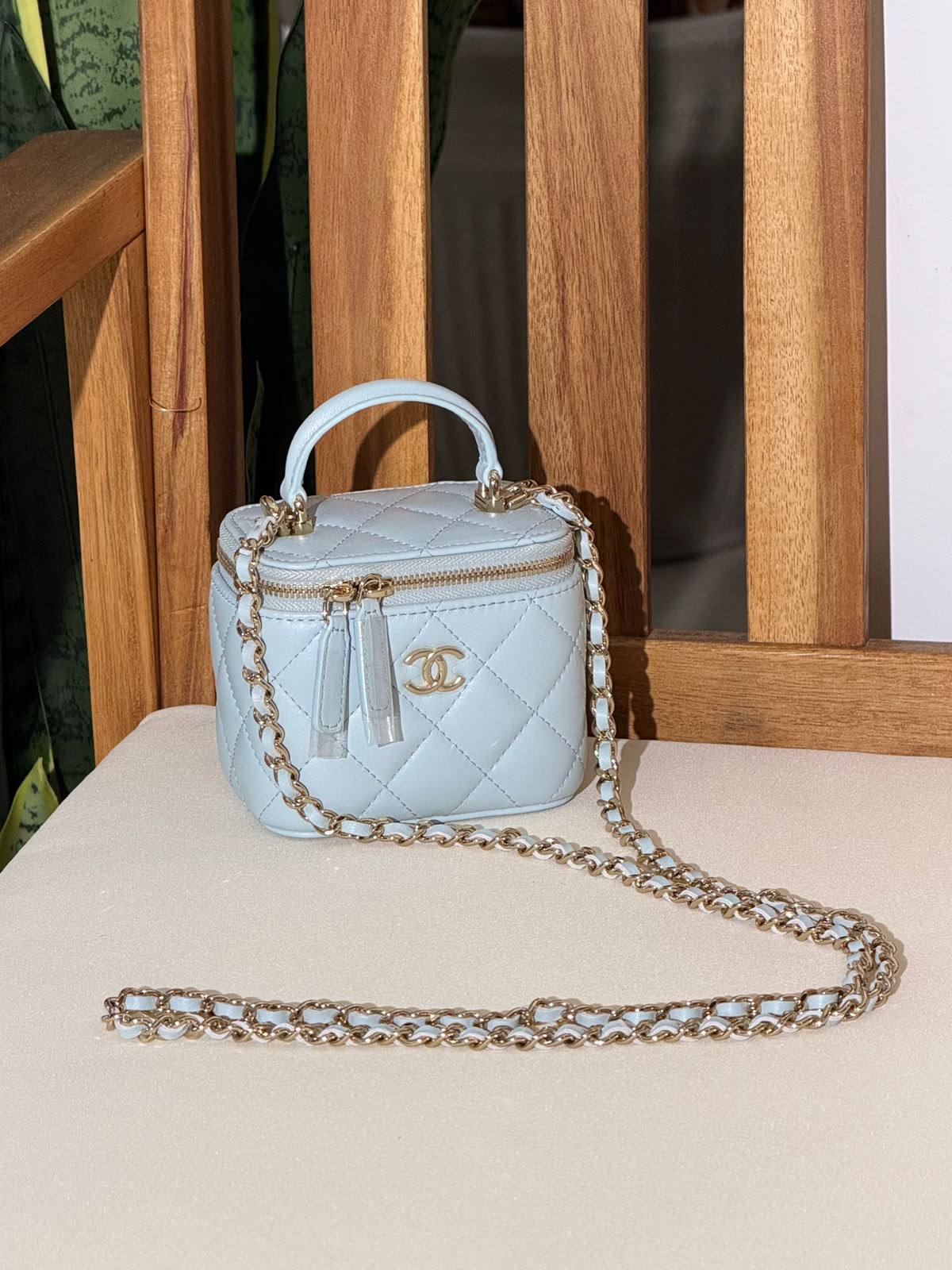 CHANEL 
Super Master Quality ⚡️
Original Packing 🎁
Size 10CM📏
For Price 👇 WhatsApp✅
0568585901 
0507557372
0552275751 Owner Zain 👌

Zain321
♥️♥️♥️