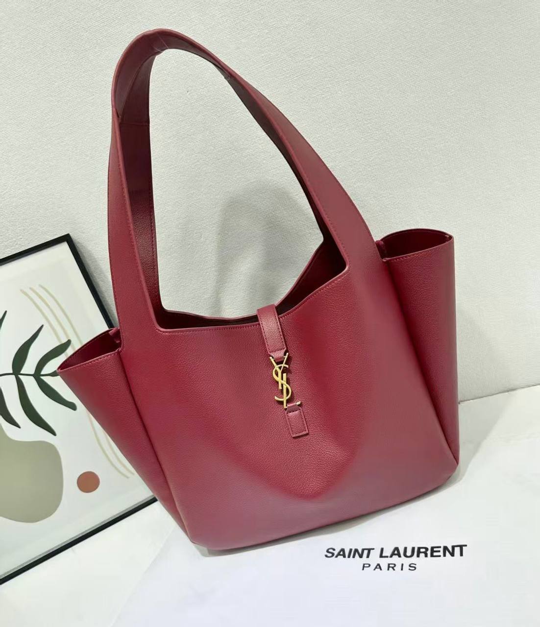 YSL 
NEW CAME GOOD QUALITY 
115 dhs❤️

Zain39
♥️♥️♥️