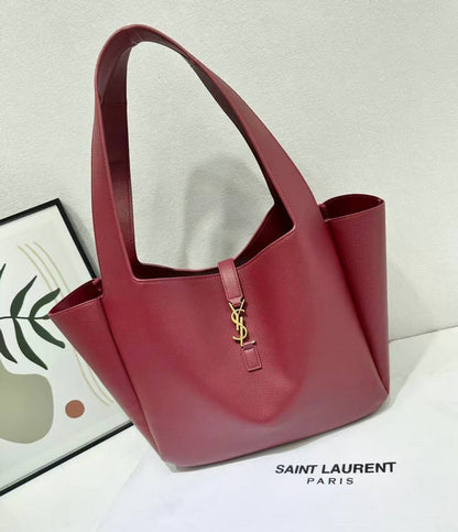 YSL 
NEW CAME GOOD QUALITY 
115 dhs❤️

Zain39
♥️♥️♥️