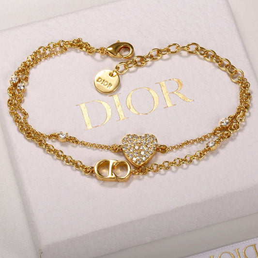 Dior set 🌺
Necklace 
Earrings 
Bracelet 
*Master quality* 🪩

130 dhs❣️
normal box

Zain48
♥️♥️♥️