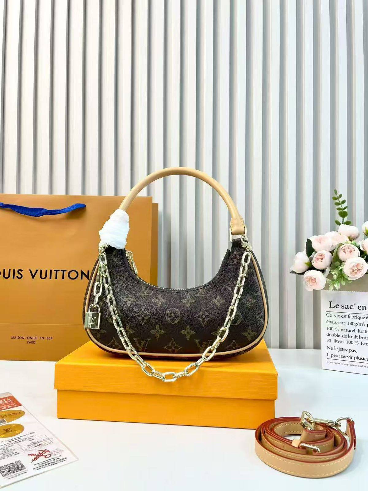 Lv
with box 
🎁🎁🎁

95 dhs🪙🌨️

Zain177
♥️♥️♥️