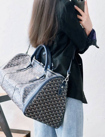 GOYARD 
TRAVELING BAG 
COPY ONE 
160 dhs✅

Zain295
♥️♥️♥️