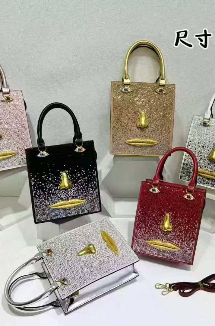Schiaparelli bag 

120 dhs🇦🇪🇦🇪

Without box

Zain299
♥️♥️♥️