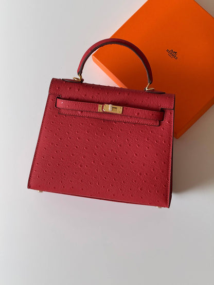 Hermes
kelly 25cm💕master quality😍

with box❤️
🎁🎁🎁

400 dhs❤️💚❤️

Zain52
♥️♥️♥️