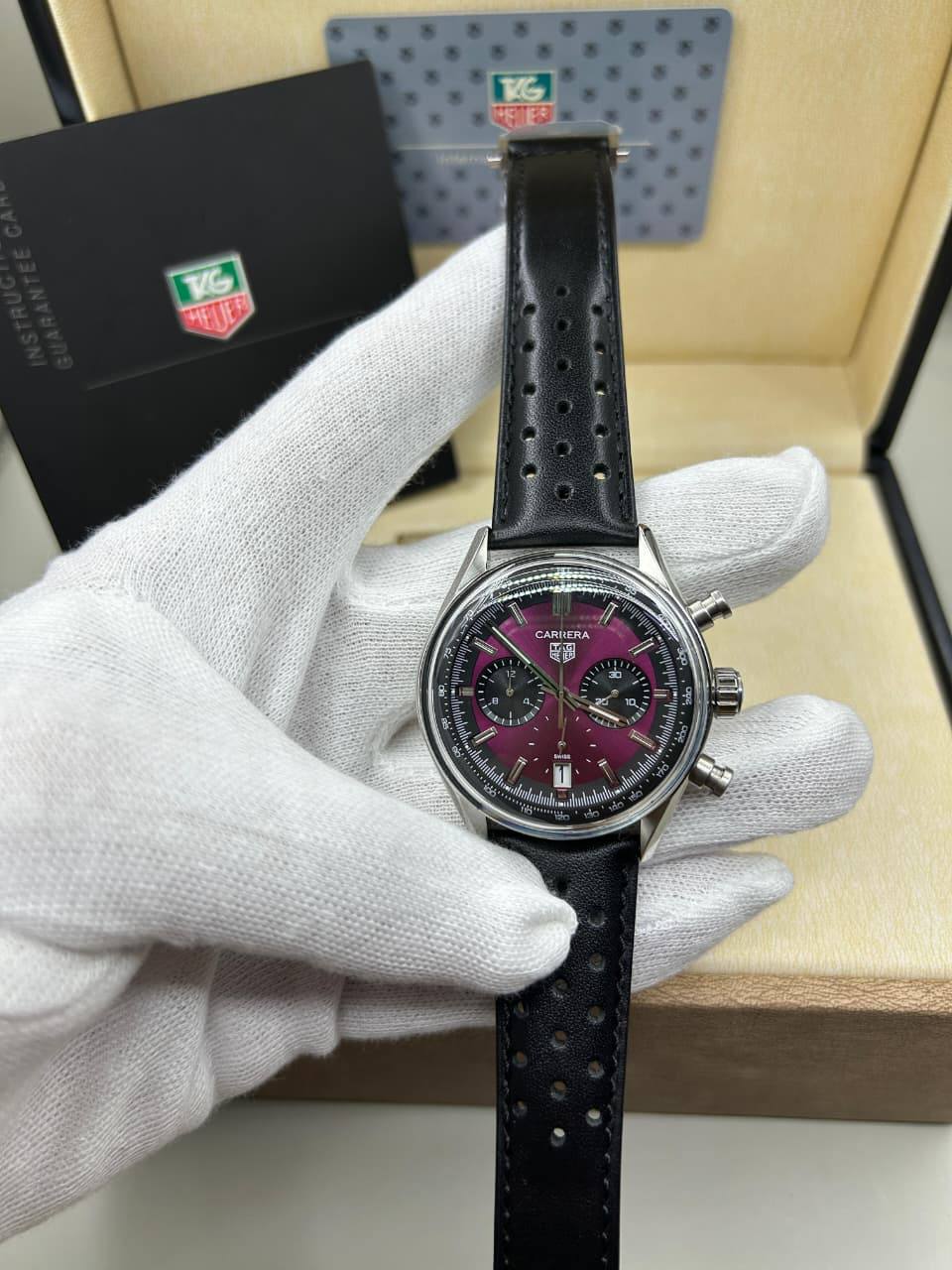 Tag heaur Men
*Good quality*
*Battery*
*Chronograph*
320 dhs✅

Zain29
♥️♥️♥️
